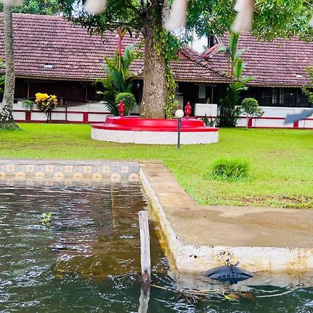 The Pamba Heritage Villa Champakulam Экстерьер фото