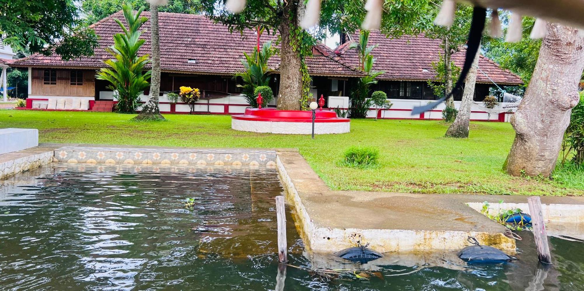 The Pamba Heritage Villa Champakulam Экстерьер фото