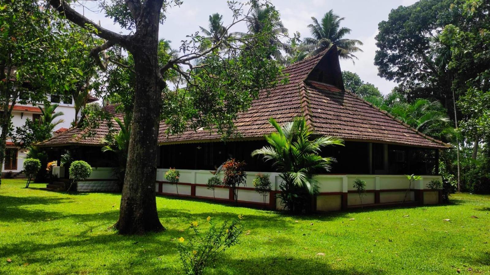 The Pamba Heritage Villa Champakulam Экстерьер фото