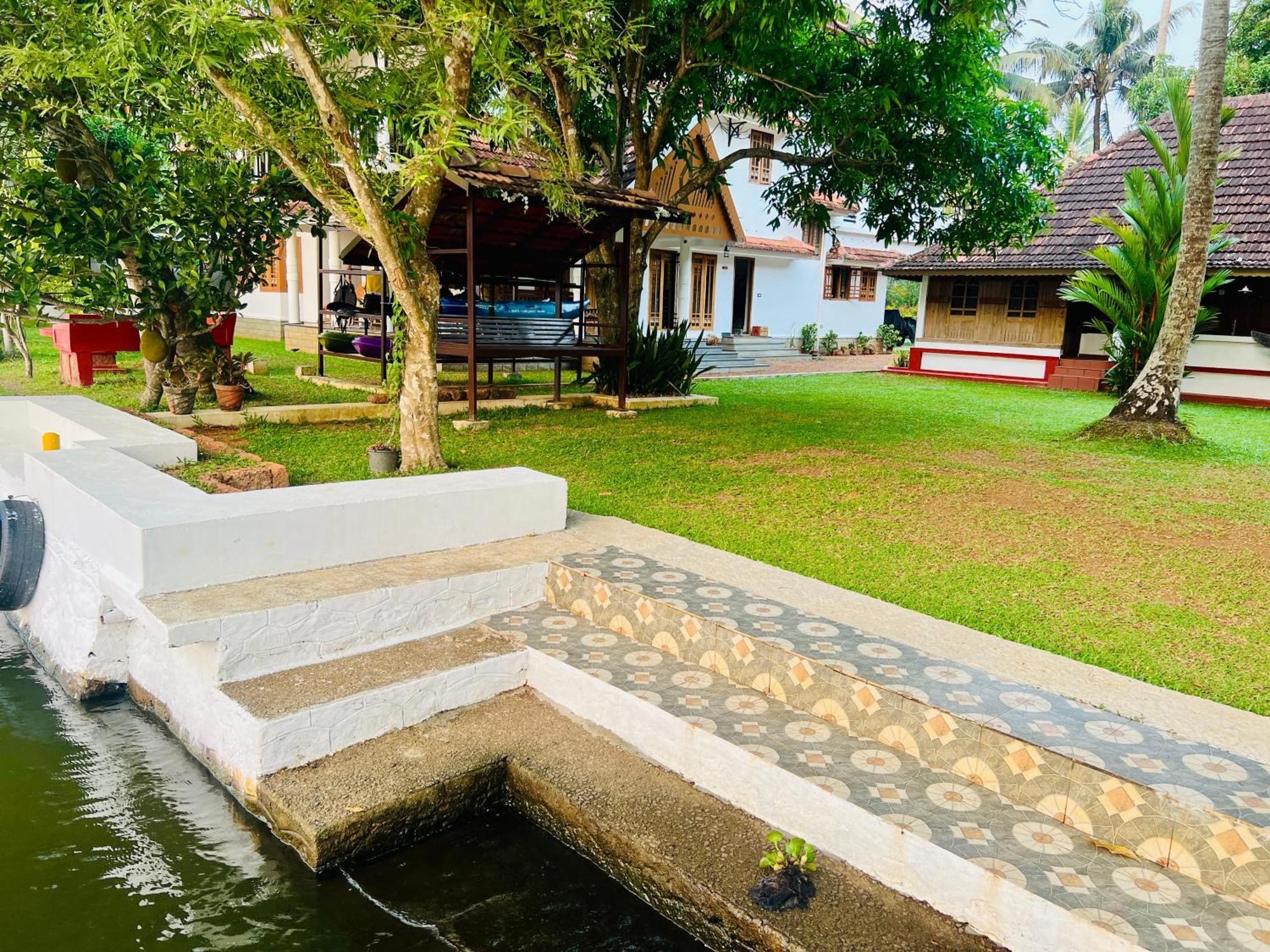 The Pamba Heritage Villa Champakulam Экстерьер фото
