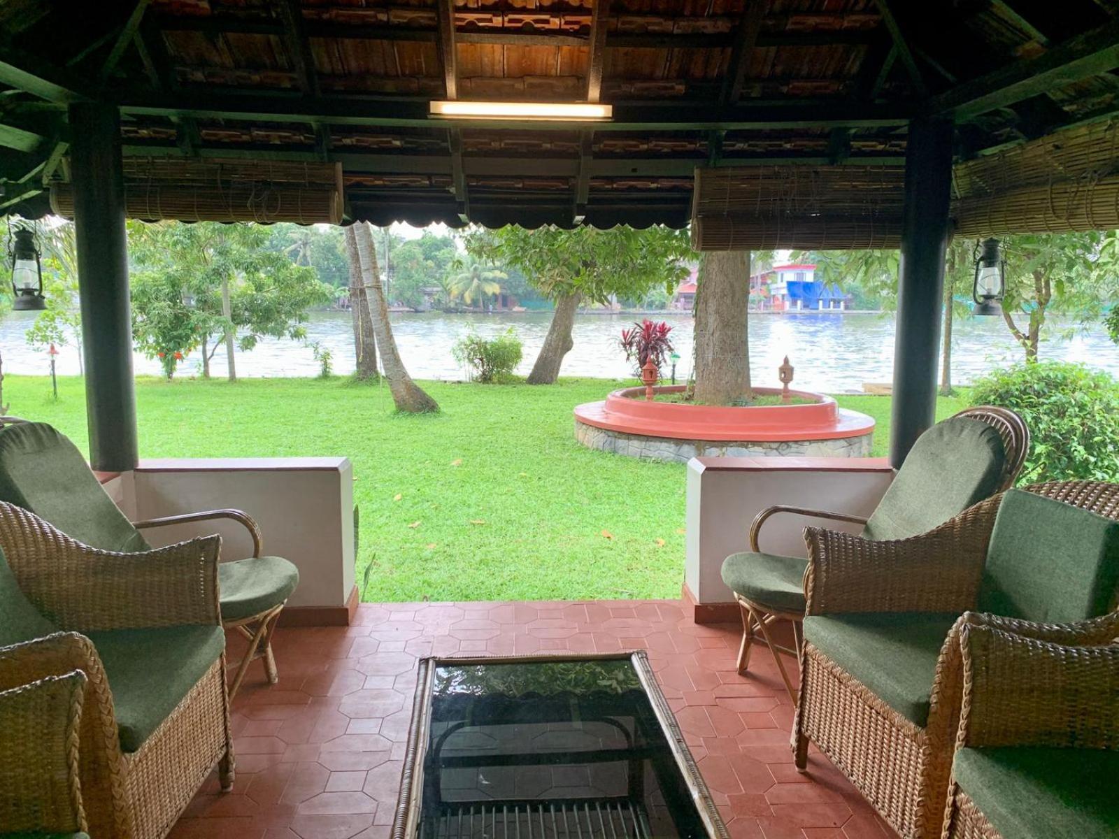 The Pamba Heritage Villa Champakulam Экстерьер фото